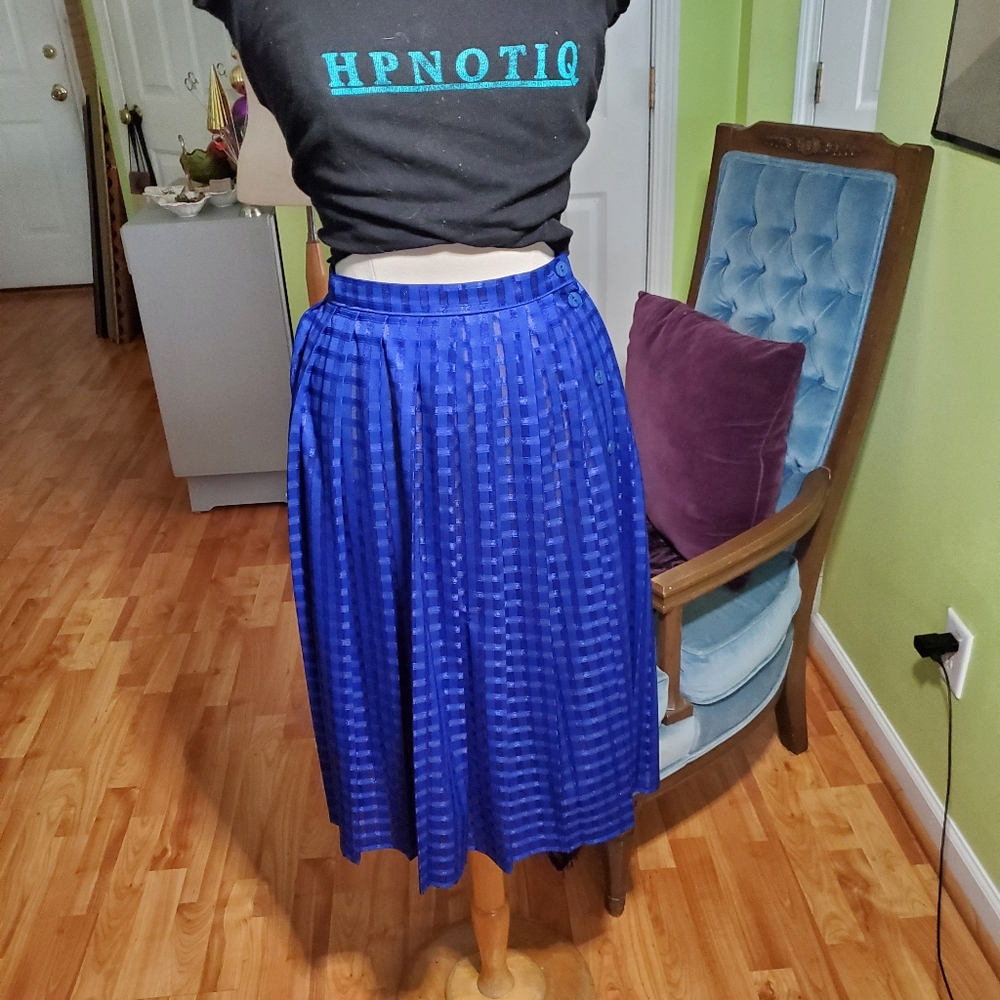 Fun and Flirty St. Michael Vintage Skirt - Picture 6 of 6